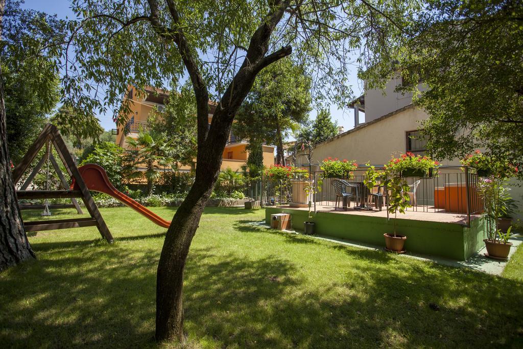 Apartments Villa Ban Ровин Екстериор снимка