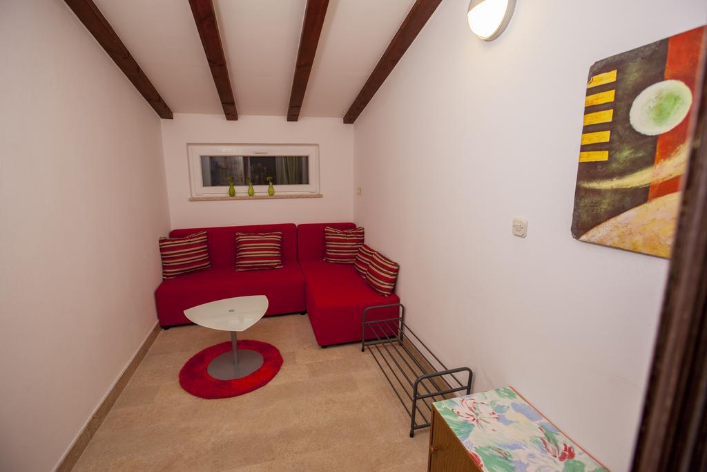 Apartments Villa Ban Ровин Стая снимка