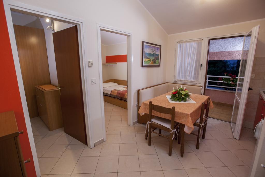 Apartments Villa Ban Ровин Стая снимка