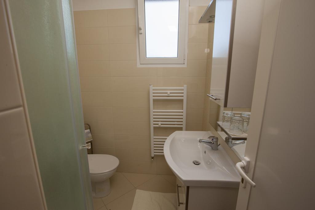 Apartments Villa Ban Ровин Екстериор снимка