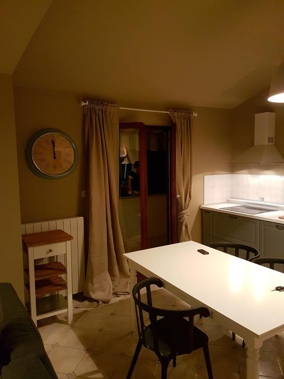 Apartments Villa Ban Ровин Екстериор снимка